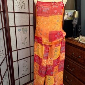 Ladies lounge wear. Medium. Polyester fully cute top and pants. Good travel